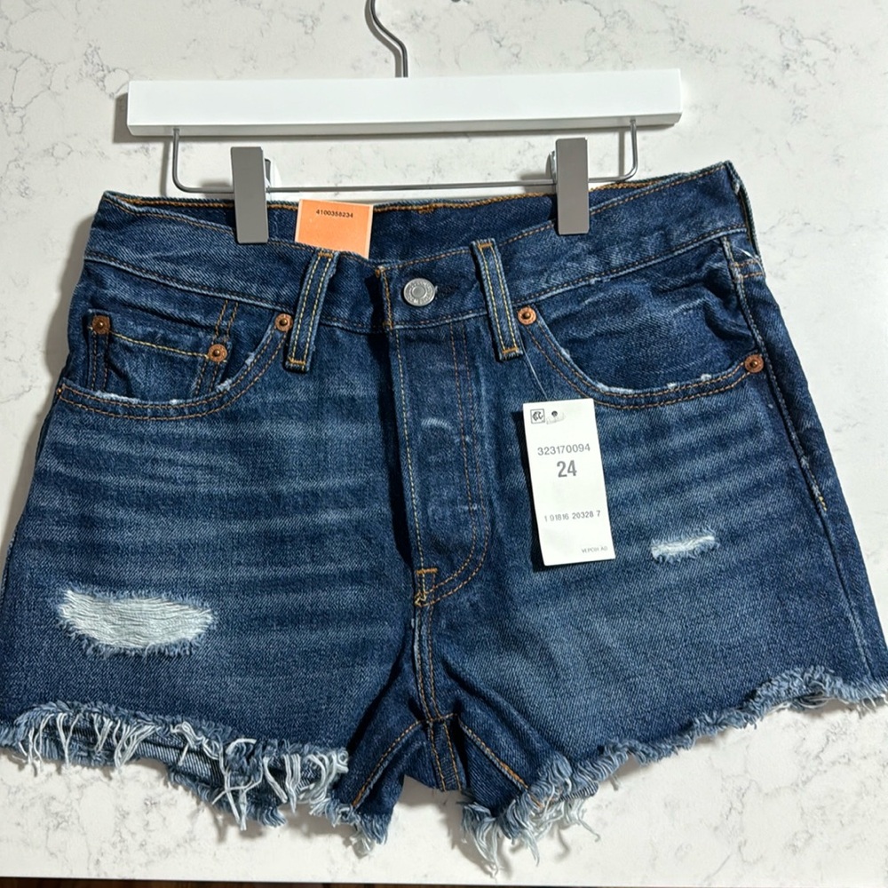 Levi’s original fit. Waist 24